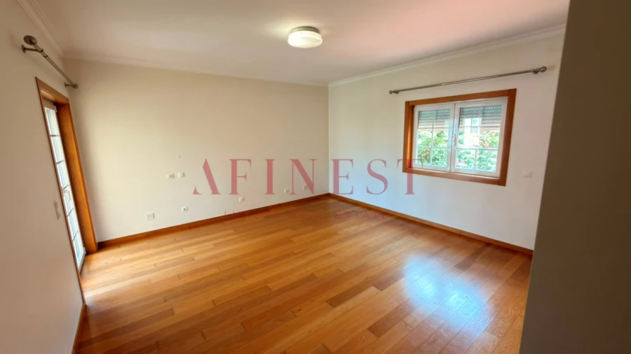Apartamento T4 para Arrendamento em Santa Maria e São Miguel, São Martinho, São Pedro Penaferrim Foto 25