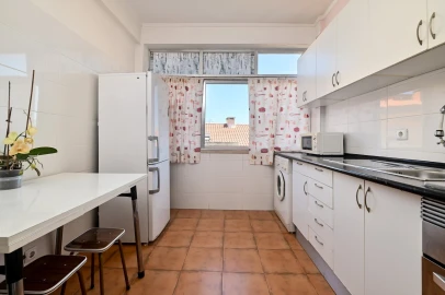 Apartamento T3 para Venda em Agualva e Mira-Sintra