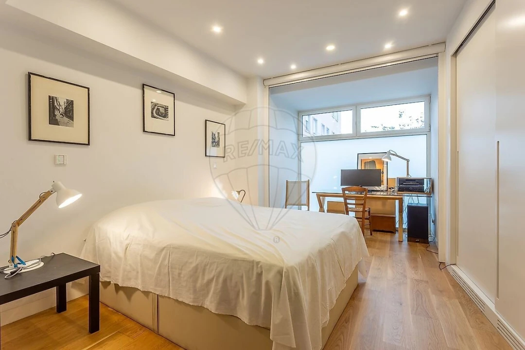Apartamento T2 para Venda em Santo António Foto 15