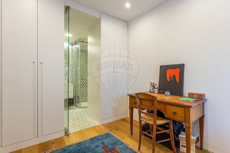 Apartamento T2 para Venda em Santo António Foto 9