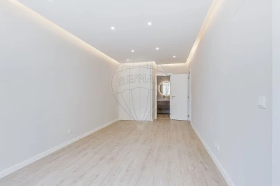 Apartamento T3 para Venda em Algés, Linda-A-Velha e Cruz Quebrada-Dafundo