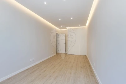 Apartamento T3 para Venda em Algés, Linda-A-Velha e Cruz Quebrada-Dafundo