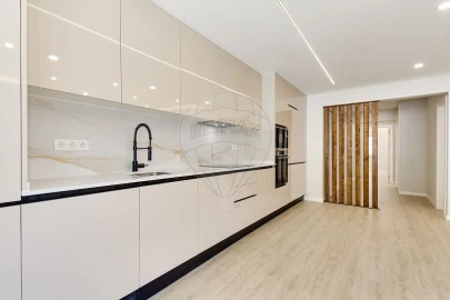 Apartamento T3 para Venda em Algés, Linda-A-Velha e Cruz Quebrada-Dafundo
