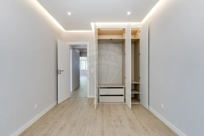 Apartamento T3 para Venda em Algés, Linda-A-Velha e Cruz Quebrada-Dafundo
