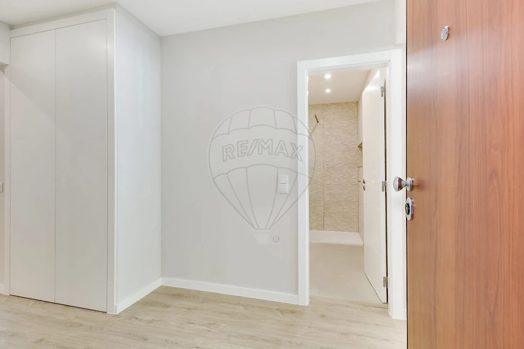 Apartamento T3 para Venda em Algés, Linda-A-Velha e Cruz Quebrada-Dafundo Foto 3