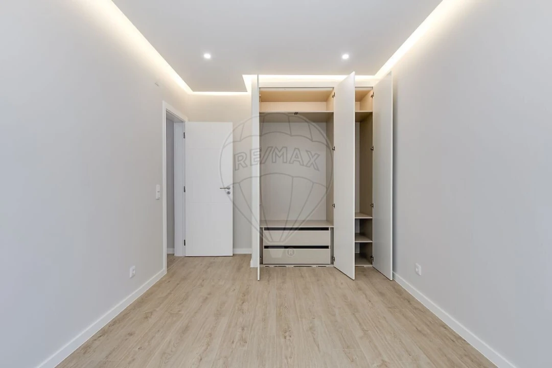 Apartamento T3 para Venda em Algés, Linda-A-Velha e Cruz Quebrada-Dafundo Foto 31
