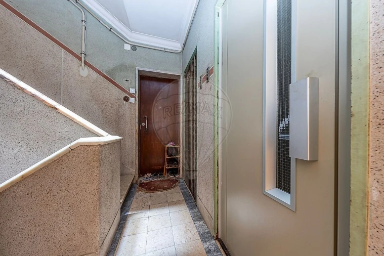 Apartamento T2 para Venda em Campo de Ourique Foto 3