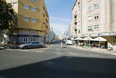 Loja para Venda em Areeiro