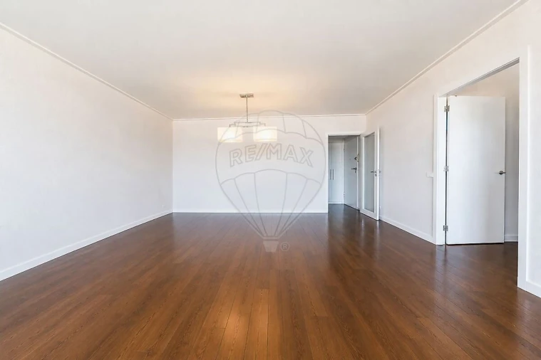 Apartamento T2 para Venda em Olivais Foto 13