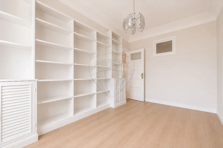Apartamento T2 para Venda em Campo de Ourique Foto 5