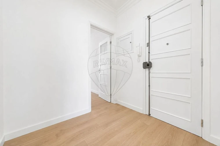 Apartamento T2 para Venda em Campo de Ourique Foto 3