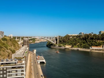 Apartamento T3 para Venda em Lordelo do Ouro e Massarelos