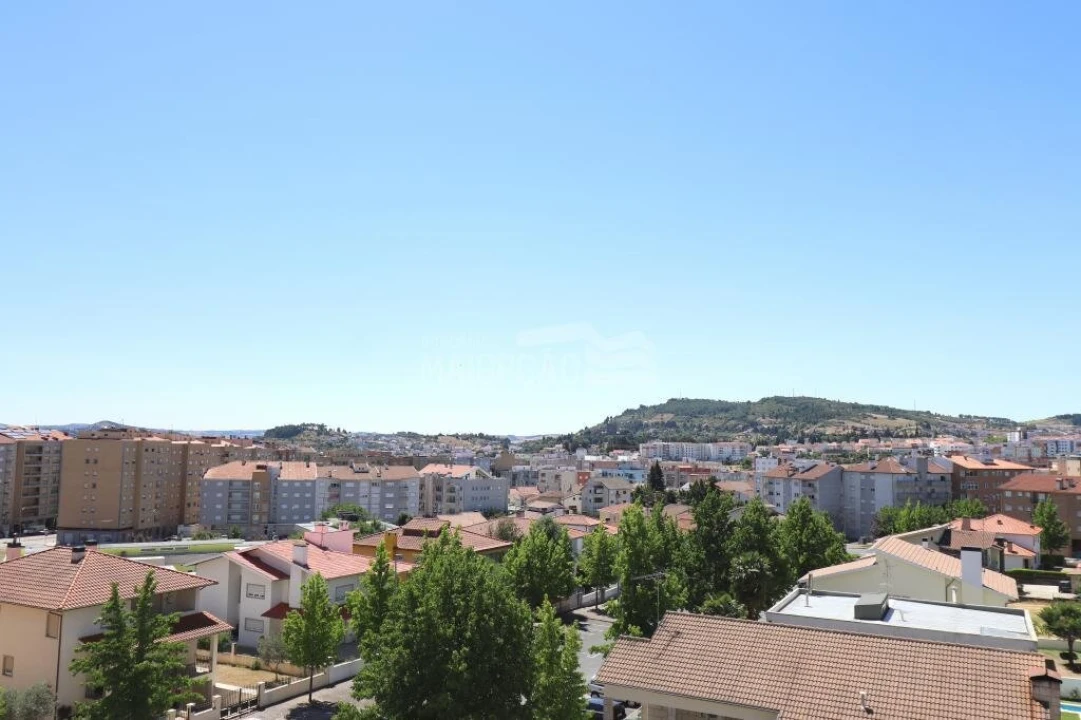 Apartamento T3 para Venda em Sé, Santa Maria e Meixedo Foto 18