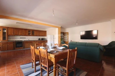 Apartamento T3 para Venda em Sé, Santa Maria e Meixedo