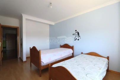 Apartamento T3 para Venda em Sé, Santa Maria e Meixedo