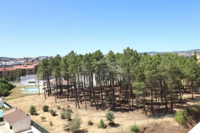 Apartamento T3 para Venda em Sé, Santa Maria e Meixedo
