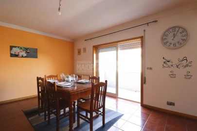 Apartamento T3 para Venda em Sé, Santa Maria e Meixedo