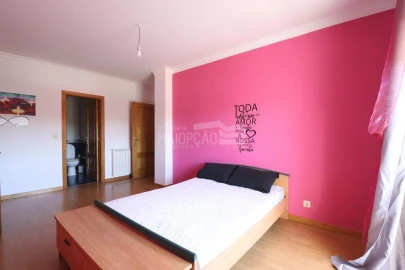 Apartamento T3 para Venda em Sé, Santa Maria e Meixedo