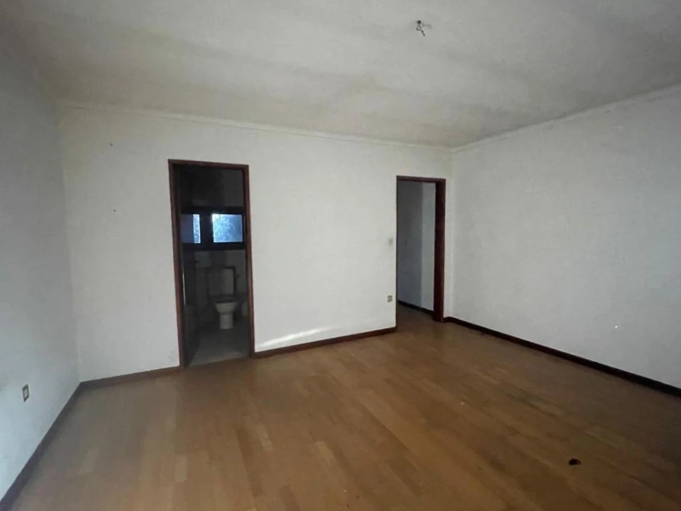 Moradia T5 para Venda em Telões Foto 12