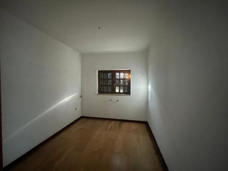 Moradia T5 para Venda em Telões Foto 13