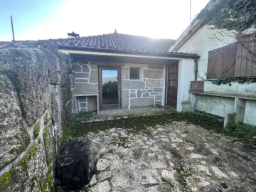 Moradia T5 para Venda em Telões