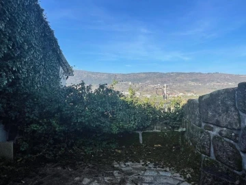 Moradia T5 para Venda em Telões