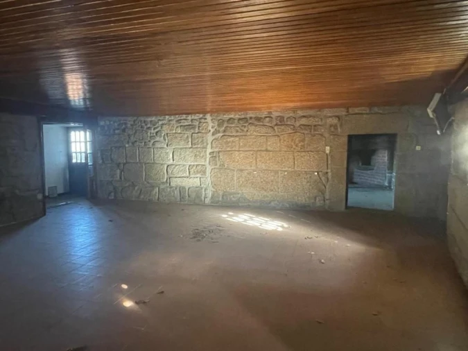Moradia T5 para Venda em Telões Foto 6