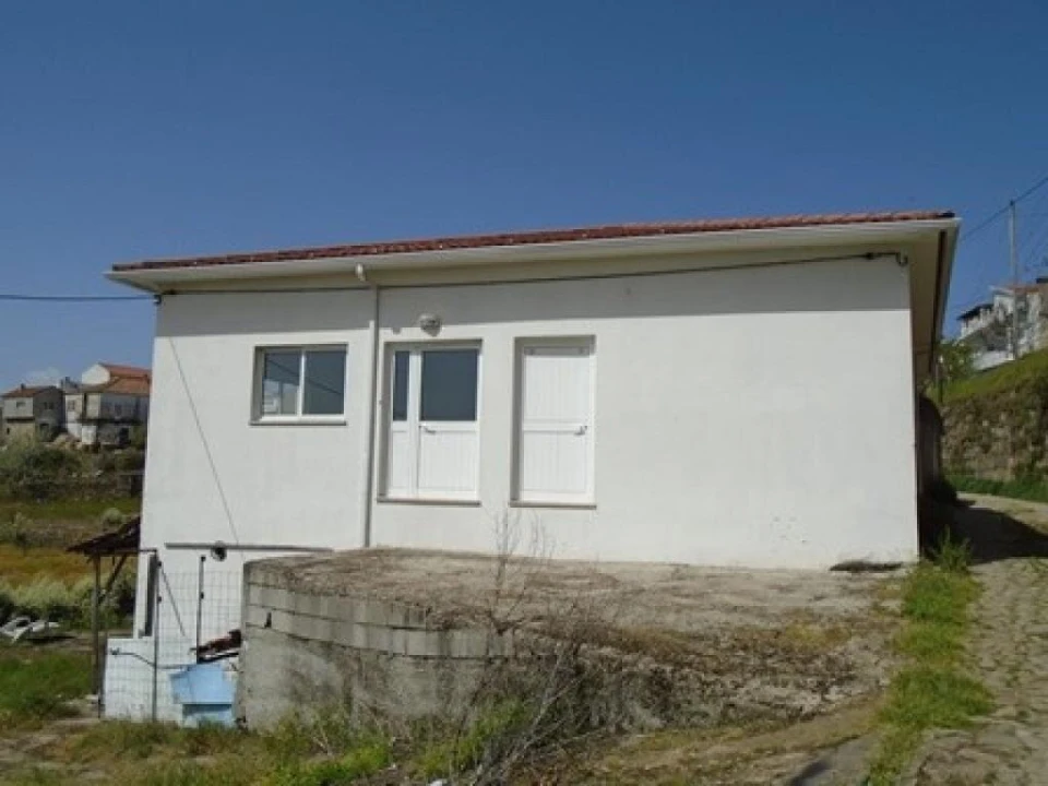 Loja para Venda em Sanfins do Douro Foto 2