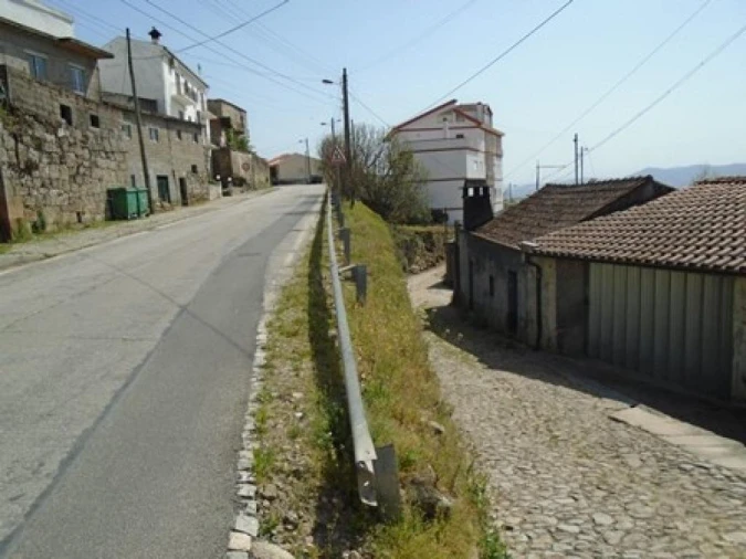 Loja para Venda em Sanfins do Douro Foto 6
