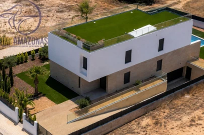 Moradia T4 para Venda em Alcantarilha e Pêra