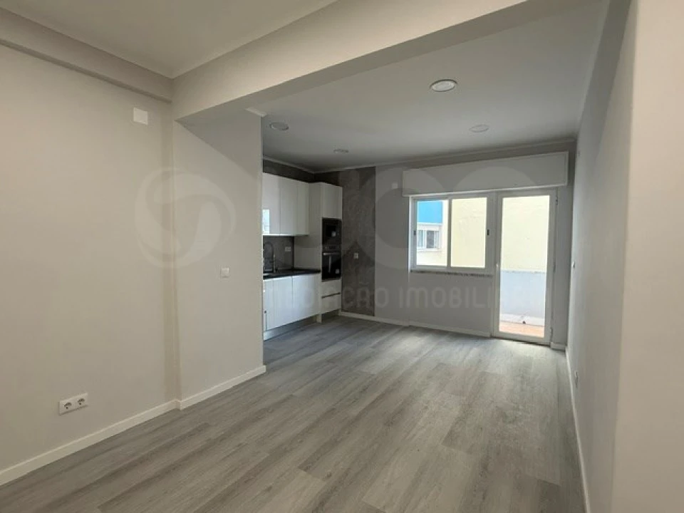 Apartamento T1 para Venda em Venteira Foto 1