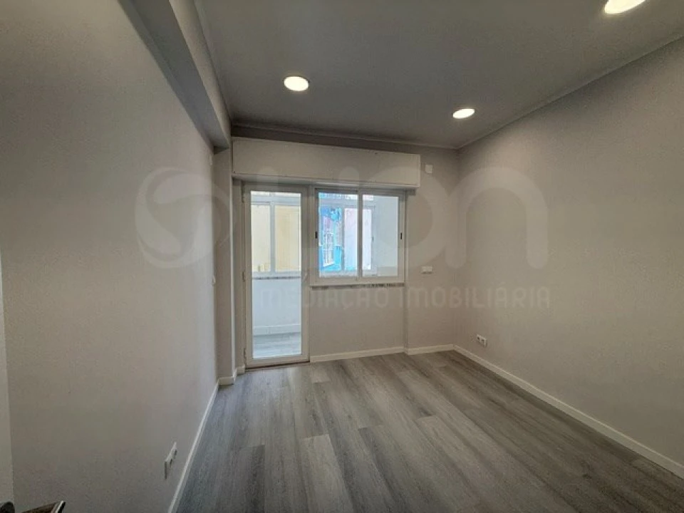 Apartamento T1 para Venda em Venteira Foto 5