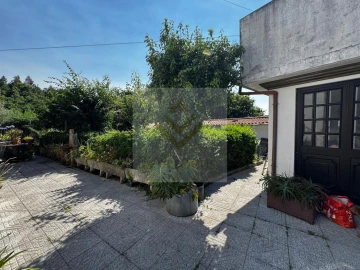 Moradia T3 para Venda em O. Azeméis, Riba-Ul, Ul, Macinhata Seixa, Madail