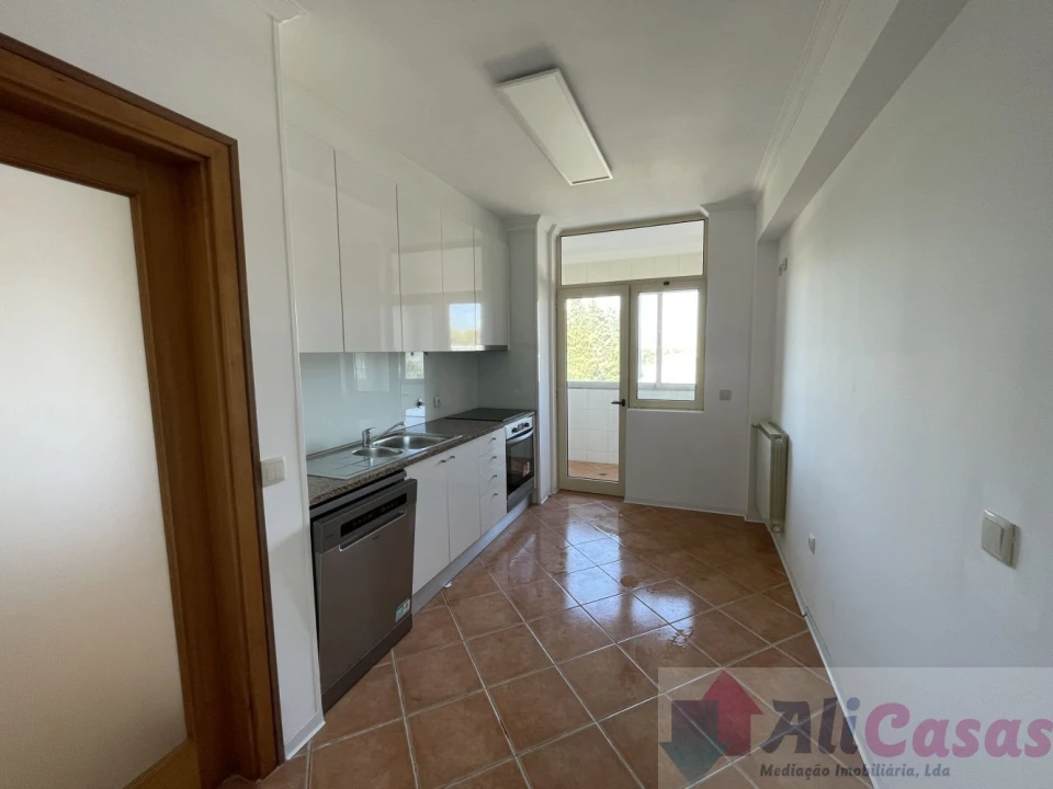 Apartamento T2 para Venda em Santa Maria da Feira, Travanca, Sanfins e Espargo Foto 7