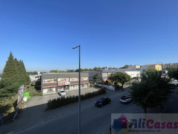 Apartamento T2 para Venda em Santa Maria da Feira, Travanca, Sanfins e Espargo