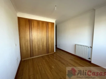 Apartamento T2 para Venda em Santa Maria da Feira, Travanca, Sanfins e Espargo