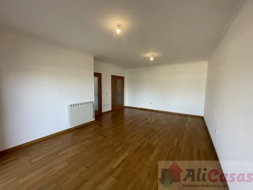 Apartamento T2 para Venda em Santa Maria da Feira, Travanca, Sanfins e Espargo