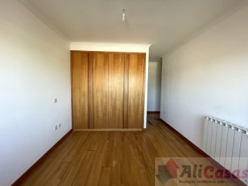 Apartamento T2 para Venda em Santa Maria da Feira, Travanca, Sanfins e Espargo