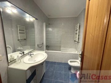 Apartamento T2 para Venda em Santa Maria da Feira, Travanca, Sanfins e Espargo