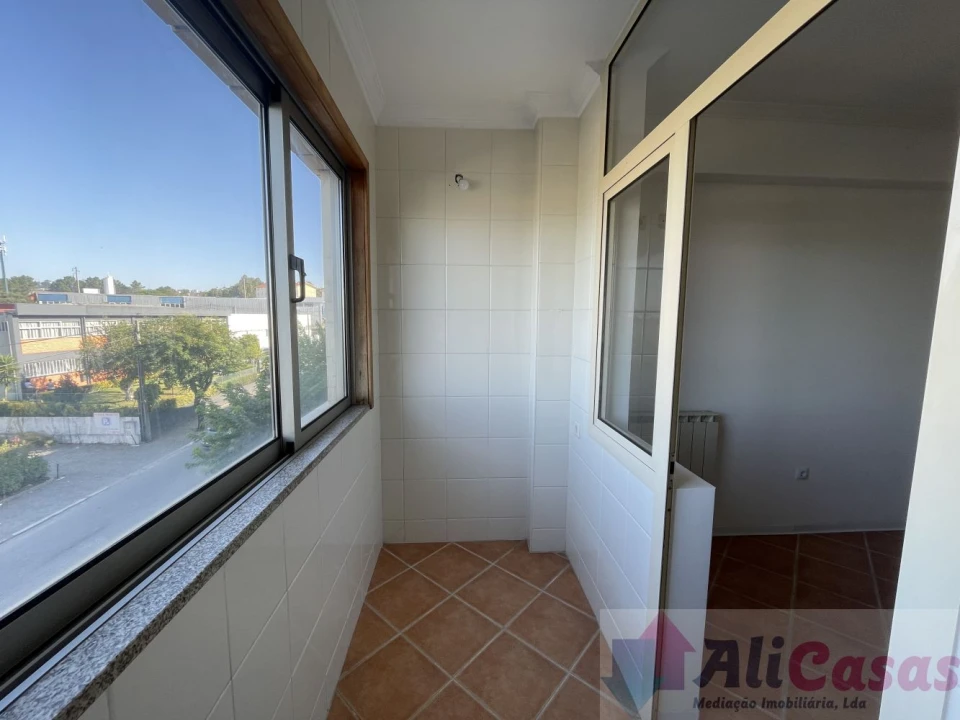 Apartamento T2 para Venda em Santa Maria da Feira, Travanca, Sanfins e Espargo Foto 16