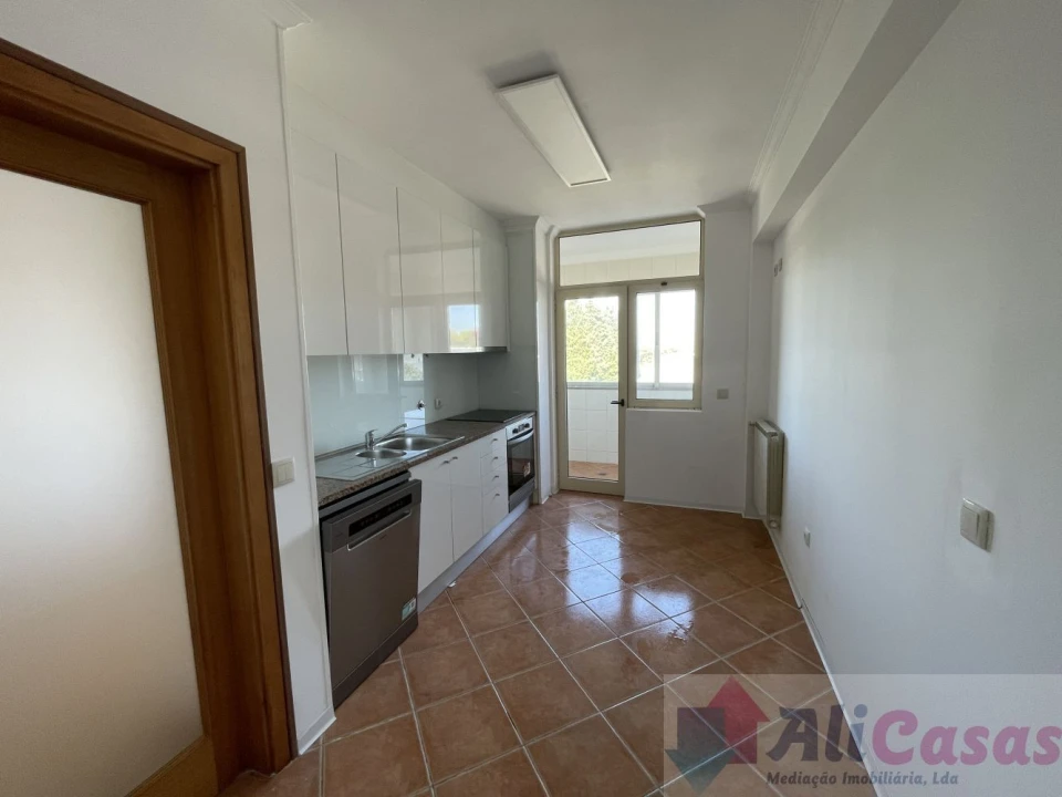 Apartamento T2 para Venda em Santa Maria da Feira, Travanca, Sanfins e Espargo Foto 9