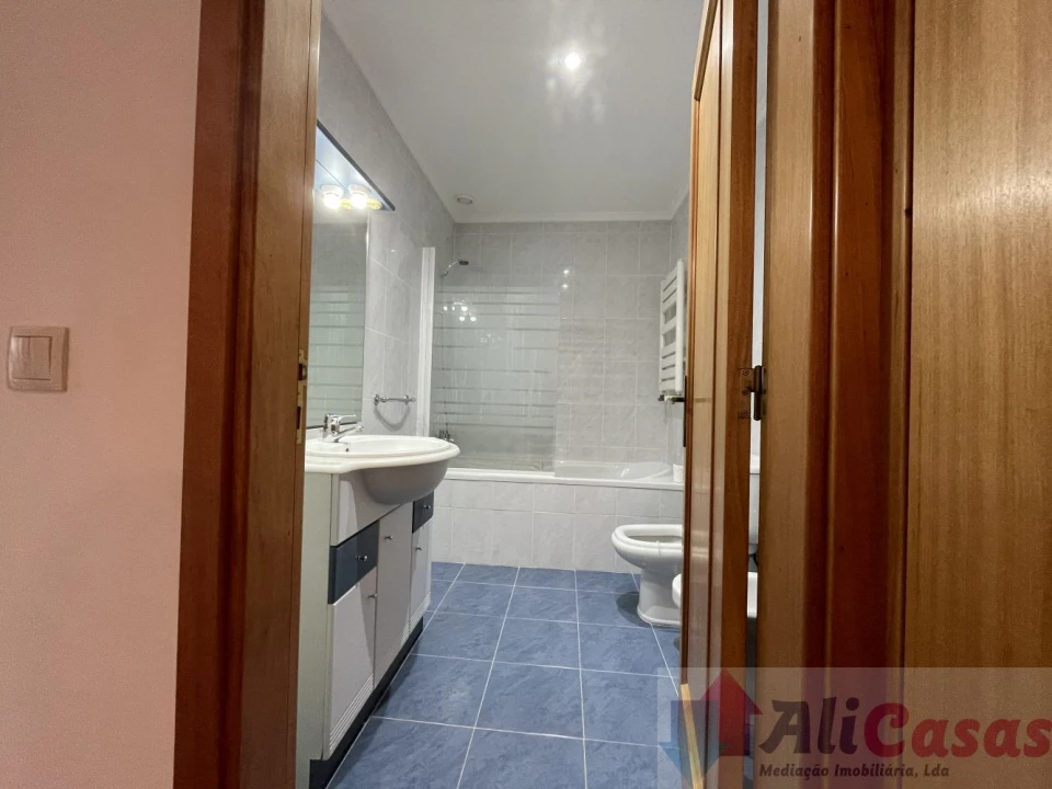 Apartamento T2 para Venda em Santa Maria da Feira, Travanca, Sanfins e Espargo Foto 11