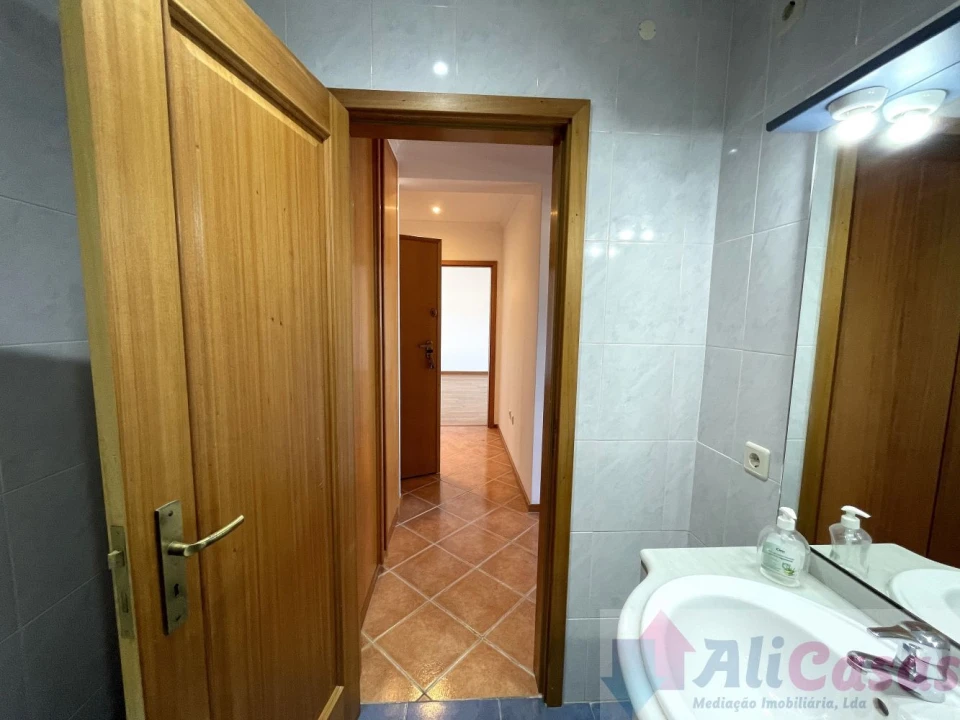 Apartamento T2 para Venda em Santa Maria da Feira, Travanca, Sanfins e Espargo Foto 18