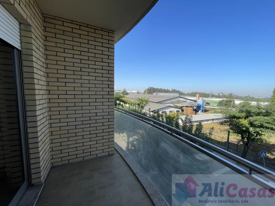Apartamento T2 para Venda em Santa Maria da Feira, Travanca, Sanfins e Espargo Foto 5