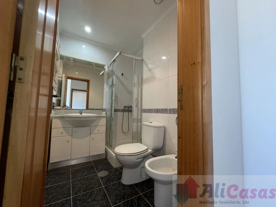 Apartamento T2 para Venda em Santa Maria da Feira, Travanca, Sanfins e Espargo Foto 17