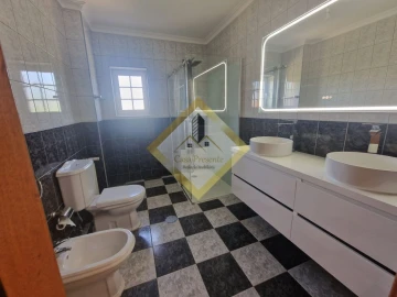 Moradia T3 para Venda em Canedo, Vale e Vila Maior