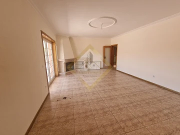 Moradia T3 para Venda em Canedo, Vale e Vila Maior