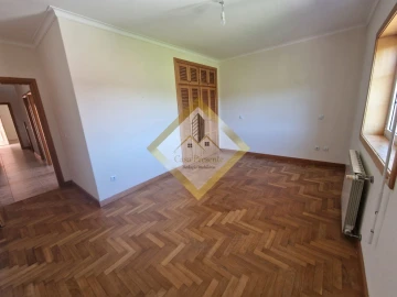 Moradia T3 para Venda em Canedo, Vale e Vila Maior