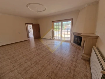 Moradia T3 para Venda em Canedo, Vale e Vila Maior