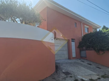 Moradia T3 para Venda em Canedo, Vale e Vila Maior